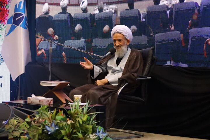 دانشگاه‌ها جایگاه دانش‌افزایی و کارگاه عمل در راستای ارزش‌های انقلاب، امام و شهدا باشند