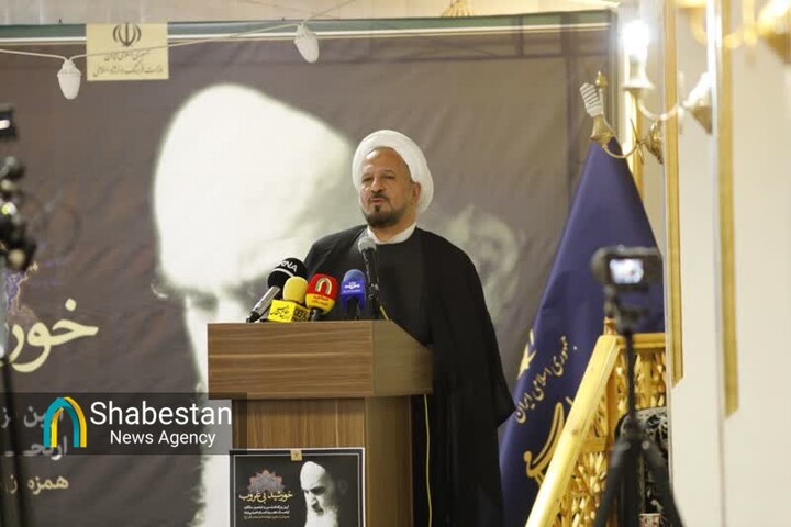 امام، کیمیای ناشناخته است/ هیچ کس در ایجاد نهادهای اجتماعیِ خدمتگزار، توفیق ایشان را ندارد