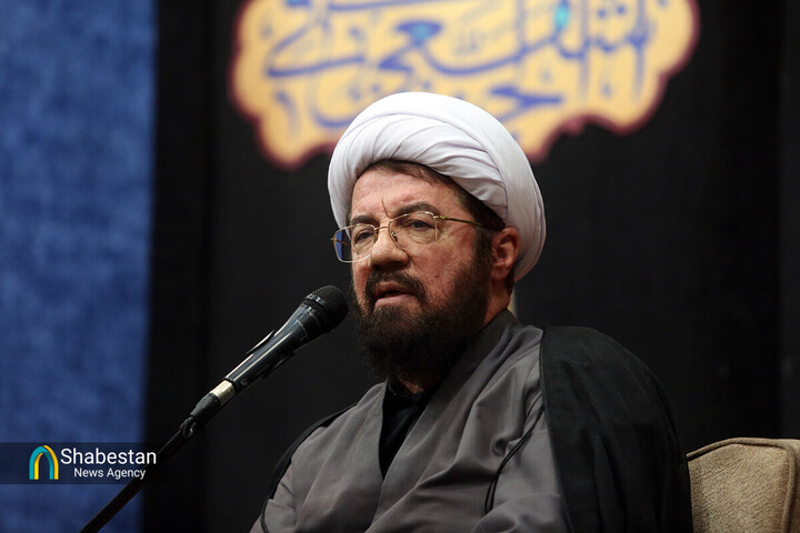 دشمن در پی از بین بردن غیرت دینی مردم است/ غیرت دینی؛ شاخصه کلیدی امام خمینی(ره)