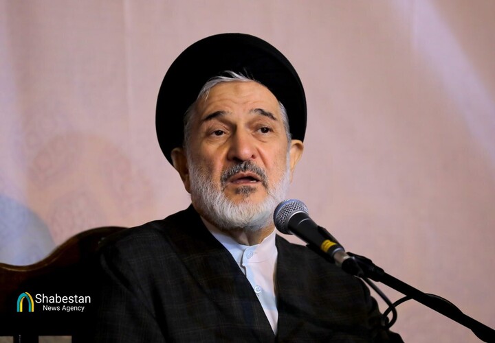 امام خمینی (ره) در اوج کمال، تحول‌ساز تاریخ معاصر بود