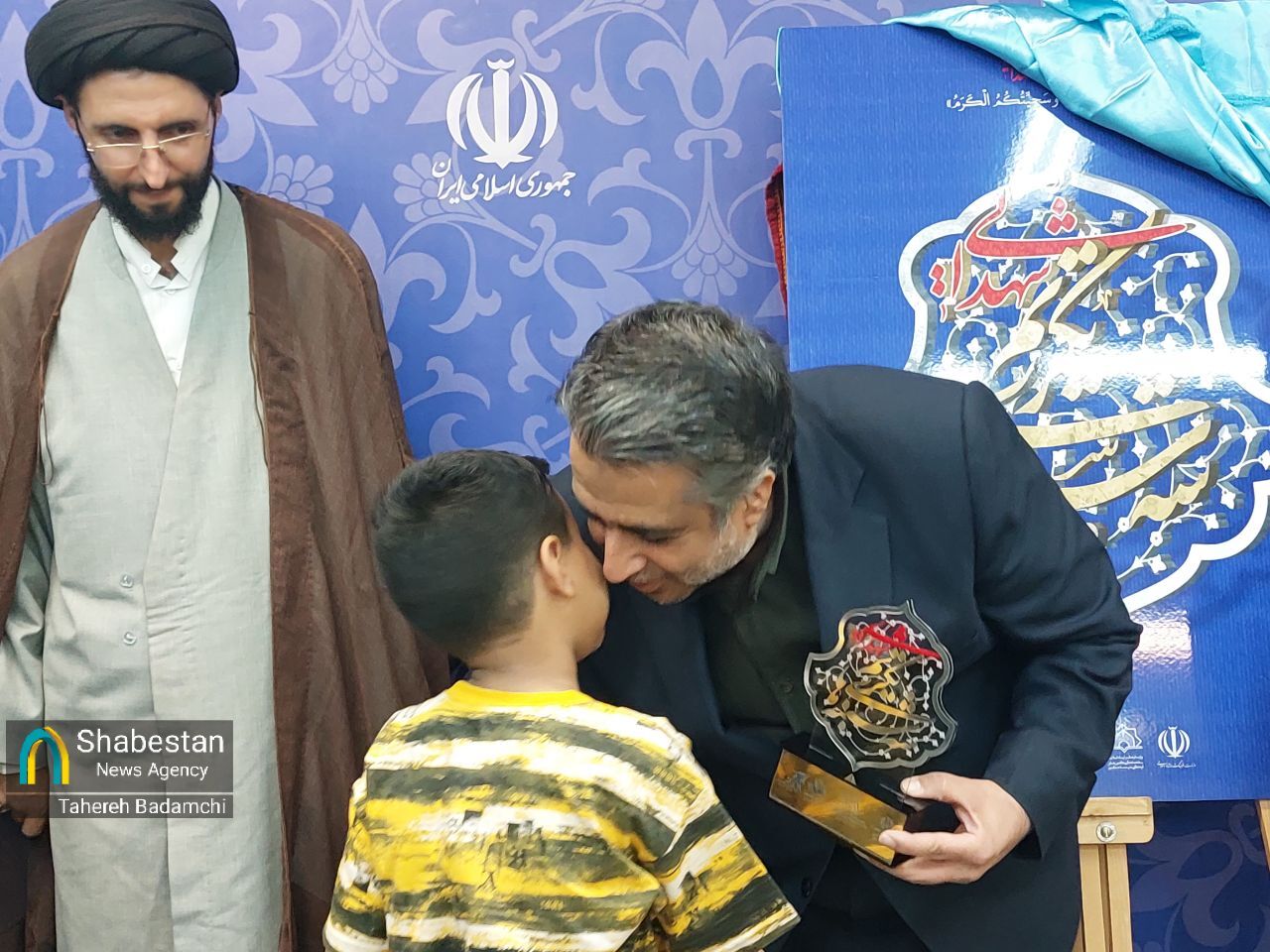 تکریم چهار شهید خانواده کانون‌های مساجد در استان کرمان+تصاویر