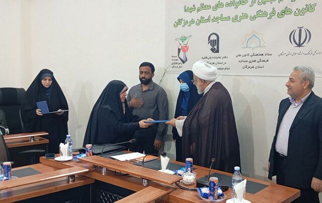 کانون‌های مساجد از پایگاه‌های مهم استمرار مسیر نورانی شهادت هستند