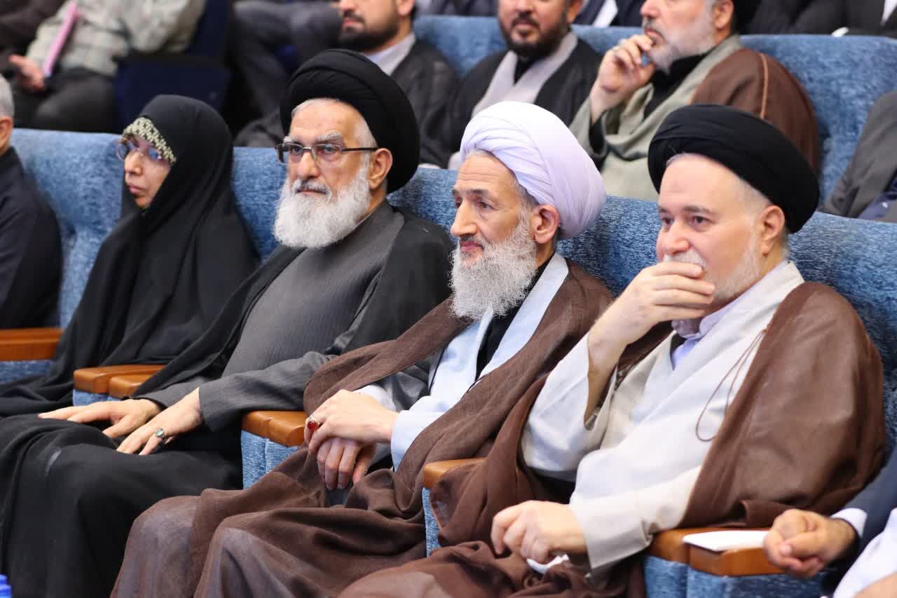 دانشگاه‌ها جایگاه دانش‌افزایی و کارگاه عمل در راستای ارزش‌های انقلاب، امام و شهدا باشند