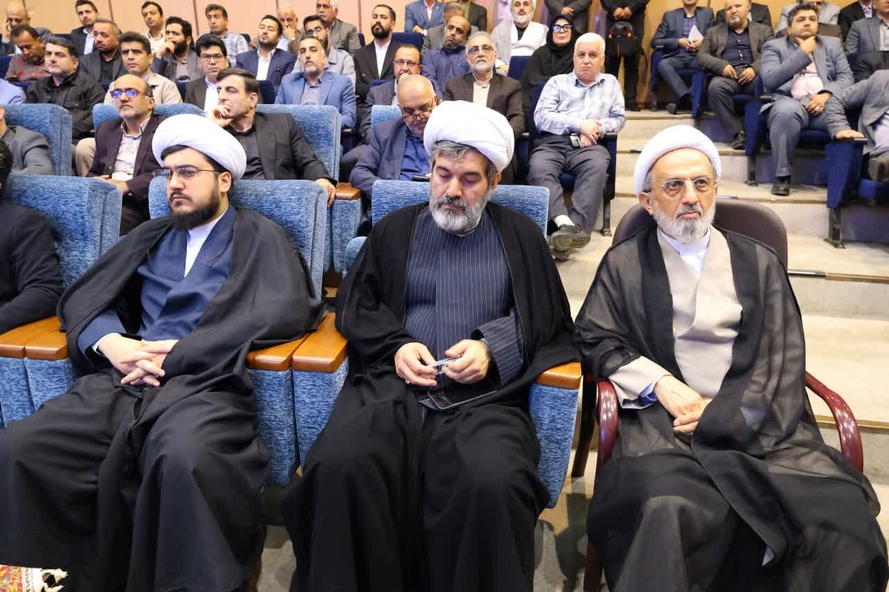 دانشگاه‌ها جایگاه دانش‌افزایی و کارگاه عمل در راستای ارزش‌های انقلاب، امام و شهدا باشند