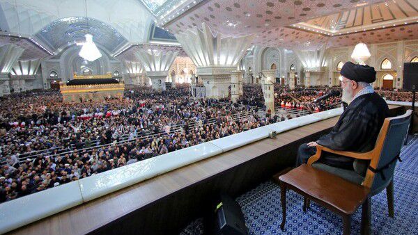 امام خمینی جایگاه جهانی آمریکا را متزلزل کرد/ اختیار غنی‌سازی به دست ملت ایران است