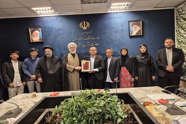 راهی جز پناه بردن به قرآن برای نجات جامعه بشری وجود ندارد