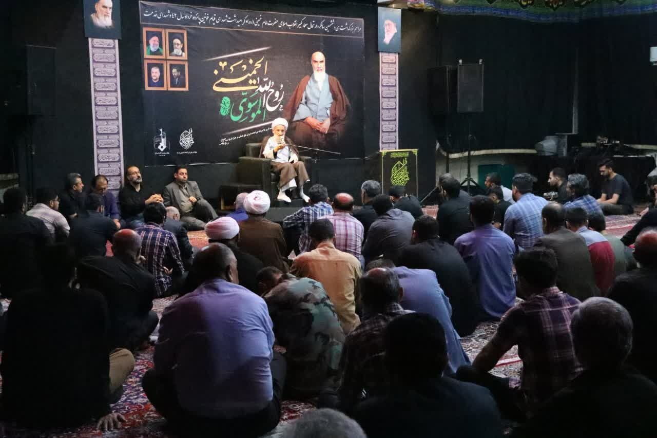 امام منطق و عقلانیت را پشتوانه عواطف و احساسات قرار داد