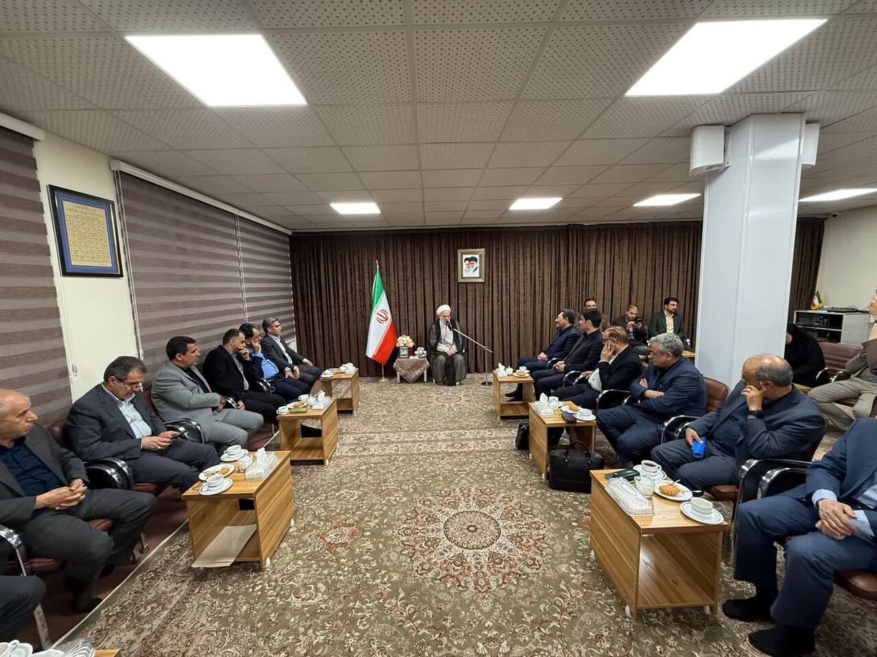 اندیشه امام راحل نقشه راه امروز مسئولان است/ لزوم توجه جدی به معادن و شهرکهای صنعتی کردستان