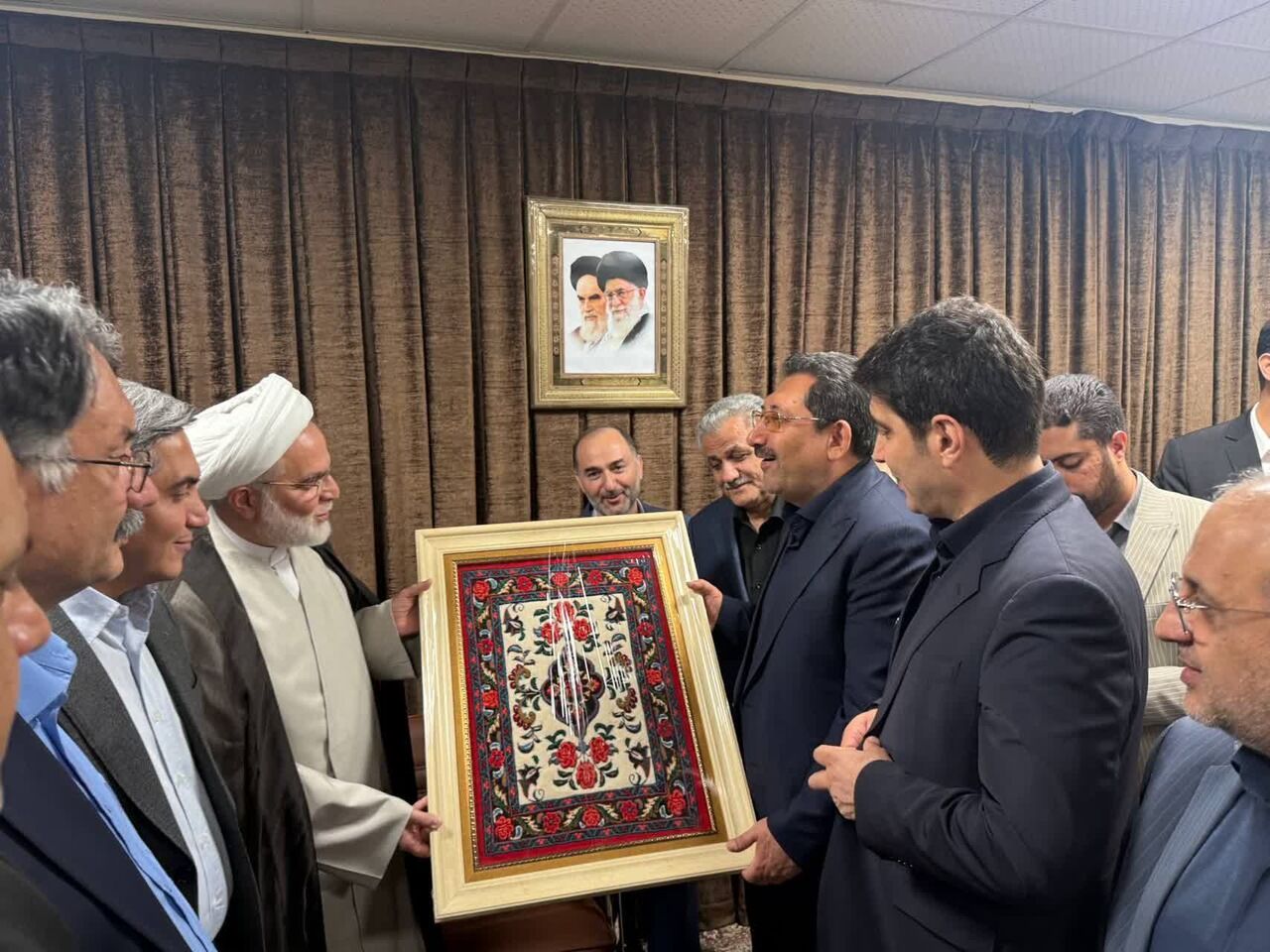 اندیشه امام راحل نقشه راه امروز مسئولان است/ لزوم توجه جدی به معادن و شهرکهای صنعتی کردستان