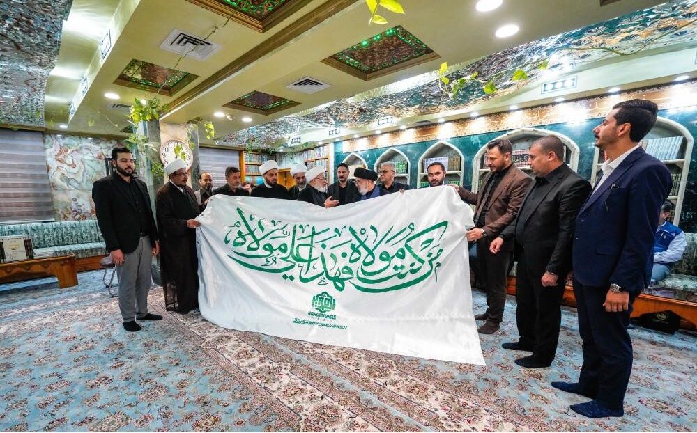 آستان مطهر علوی مراحل اولیه تحویل پرچم غدیر را از کربلا آغاز کرد+عکس