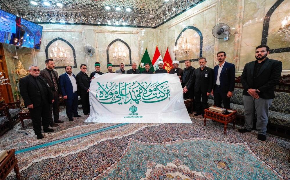 آستان مطهر علوی مراحل اولیه تحویل پرچم غدیر را از کربلا آغاز کرد+عکس