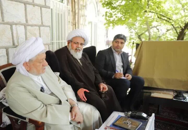 ماموستا قادری امام جمعه‌ای خستگی‌ناپذیر هستند