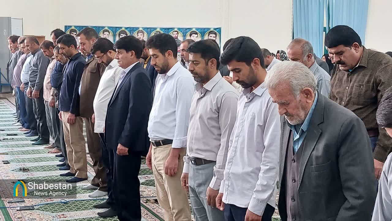 برگزاری نماز عید قربان به همراه سفره نذری در قلعه رئیسی