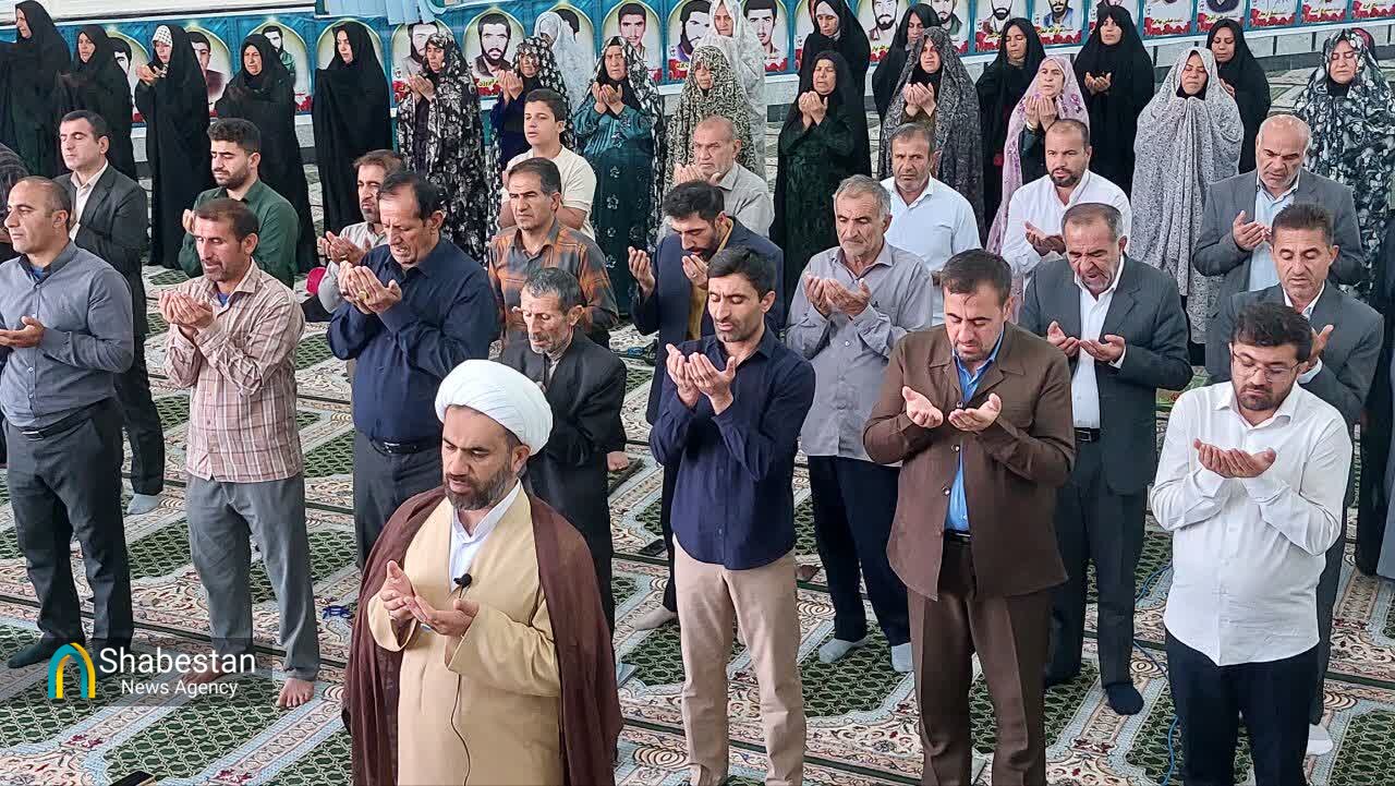 برگزاری نماز عید قربان به همراه سفره نذری در قلعه رئیسی