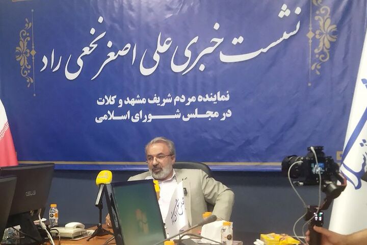 نقدی بر شفافیت و قاطعیت دستگاه دیپلماسی/ روی کف خواسته‌ها چانه‌زنی نکنید