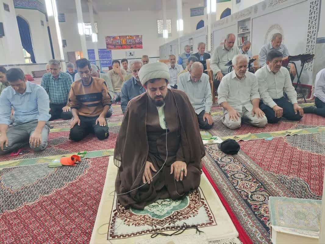 توزیع ۱۰۰ بسته گوشت قربانی میان نیازمندان به همت کانون سید احمد خمینی(ره)