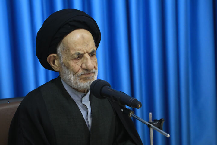 استواری بر حق و عدالت جرات عرض اندام را از دشمن می گیرد