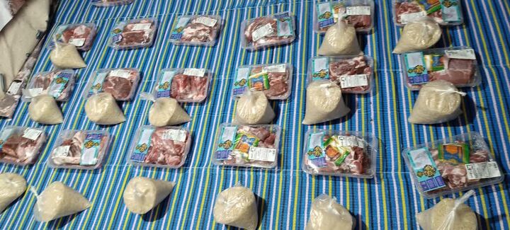 توزیع ۵۰بسته گوشت نذری بین خانواده های کم برخوردار در کرمانشاه