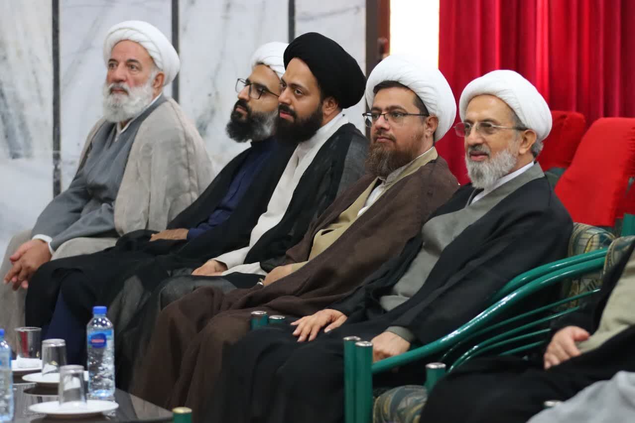 بزرگترین خدمت کسب رضایت مردم و پرهیز از رنجاندن آنان است