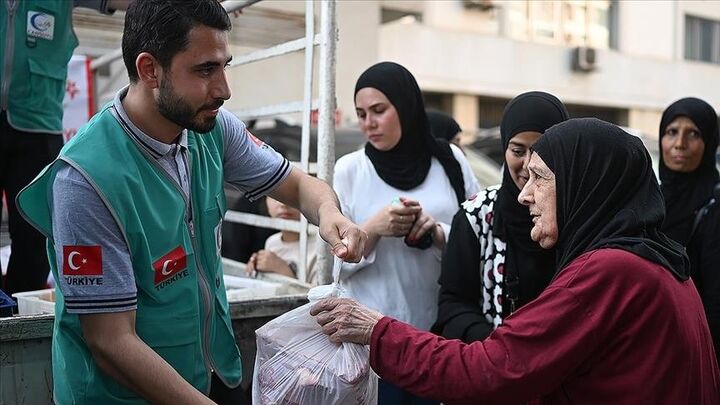 توزیع گوشت قربانی میان ۶۹۰۰ خانواده فلسطینی در اردوگاه‌های بیروت