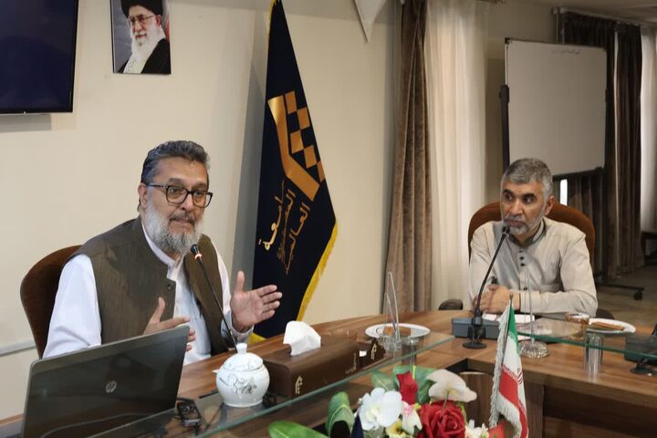 مقایسه امام‌خمینی(ره) با سایر رهبران جنبش‌های جهان