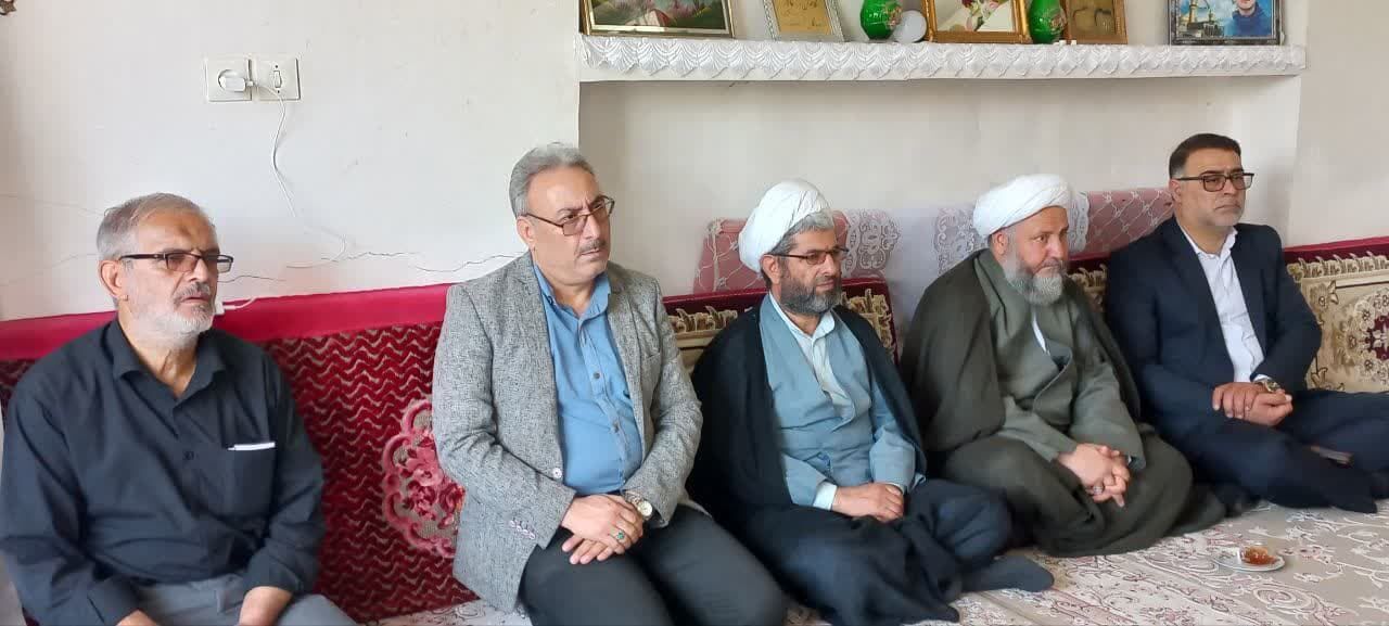 نغمهی سپاس در آستانه غدیر؛ تکریم از چهار دهه تلاش بانوی قرآنی آران و بیدگل