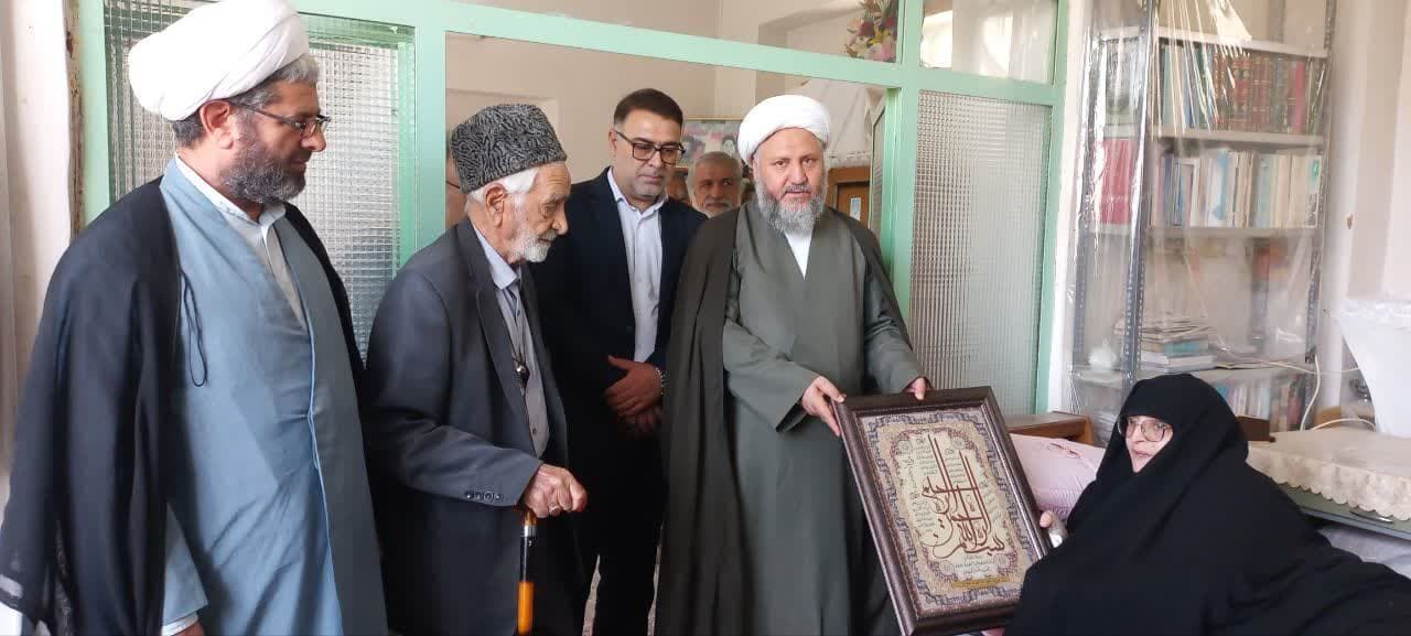 نغمهی سپاس در آستانه غدیر؛ تکریم از چهار دهه تلاش بانوی قرآنی آران و بیدگل