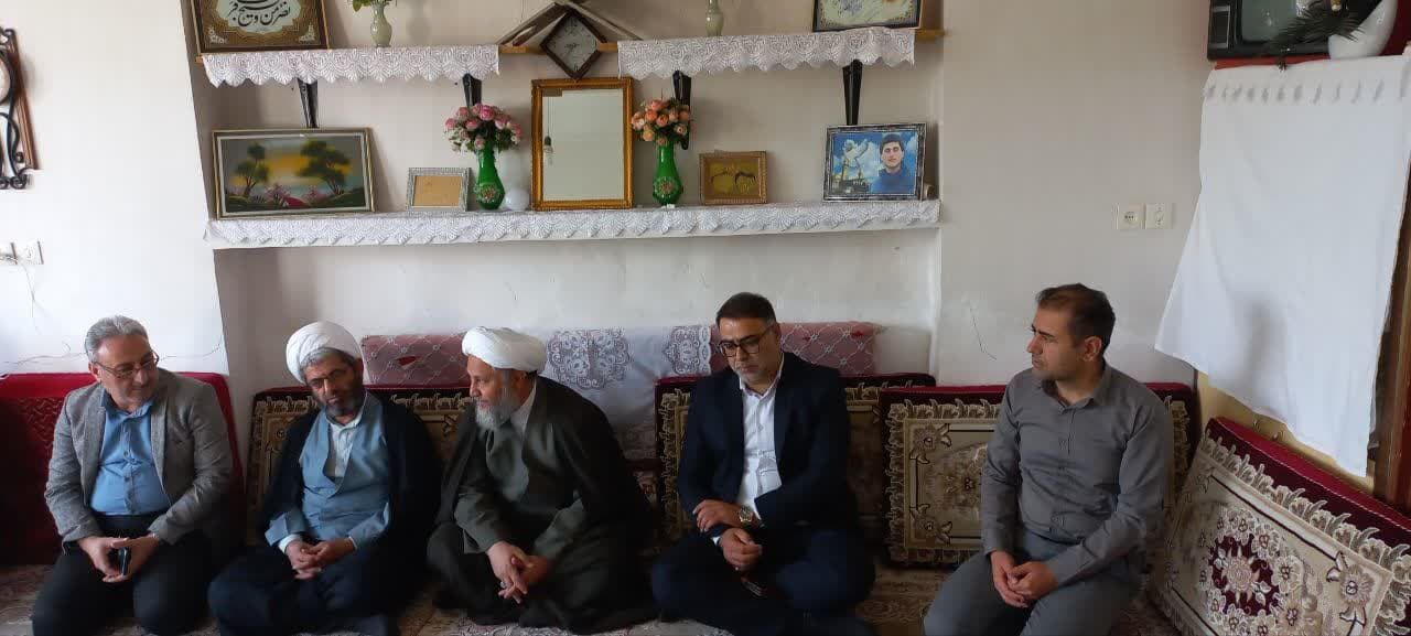 نغمهی سپاس در آستانه غدیر؛ تکریم از چهار دهه تلاش بانوی قرآنی آران و بیدگل