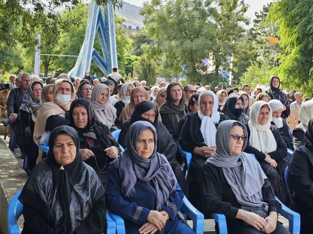 زنده نگه داشتن یاد شهدا، چراغ راه جامعه اسلامی است