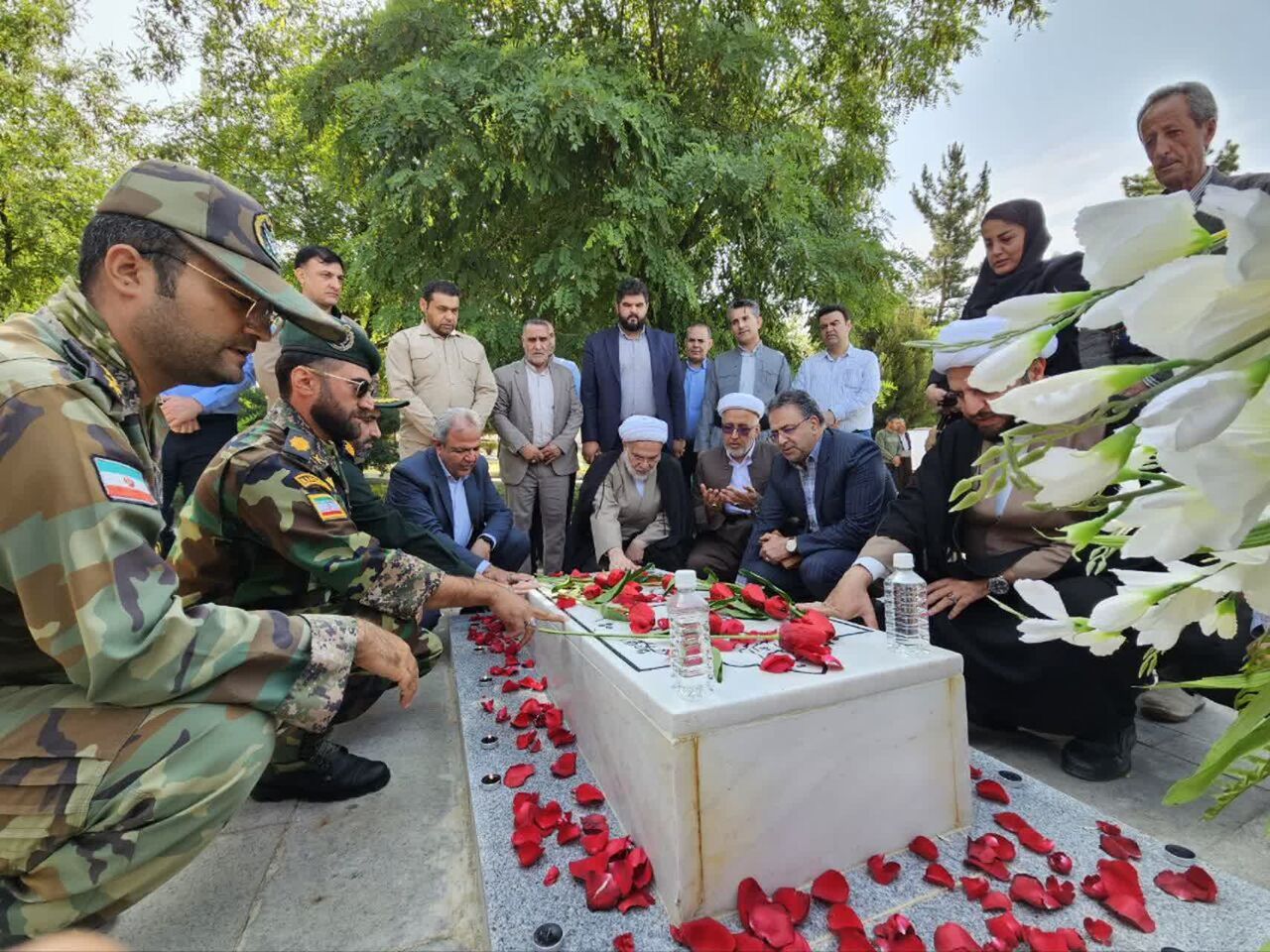 زنده نگه داشتن یاد شهدا، چراغ راه جامعه اسلامی است