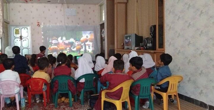 چتر هنری سینما سیار در ۱۸ شهر و روستای چهارمحال و بختیاری گشوده شد