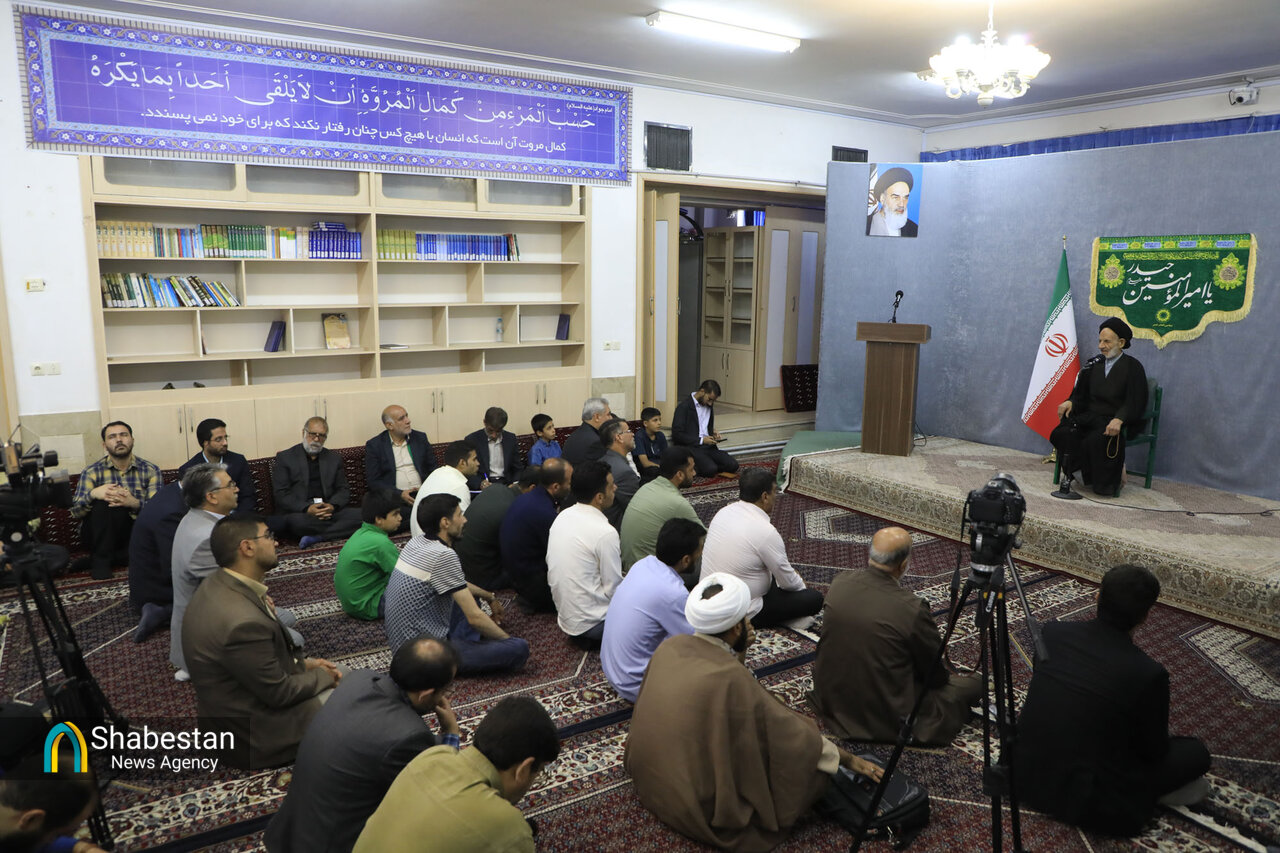 دیدار دست‌اندکاران جشن‌های غدیر با نماینده ولی فقیه در خراسان جنوبی