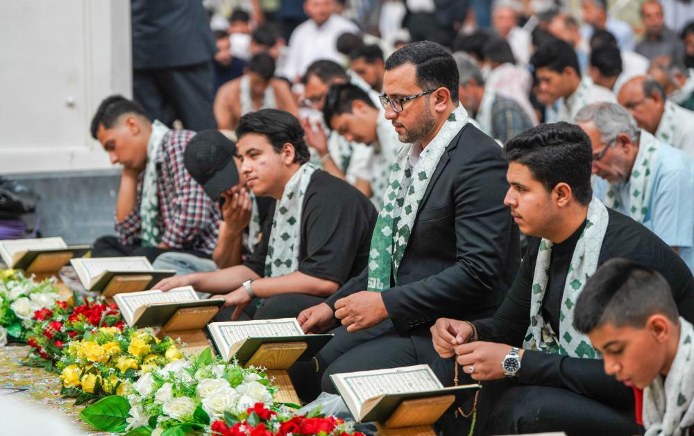 برگزاری محفل قرآنی در آستانه عید غدیر در حرم امام علی(ع)+ عکس