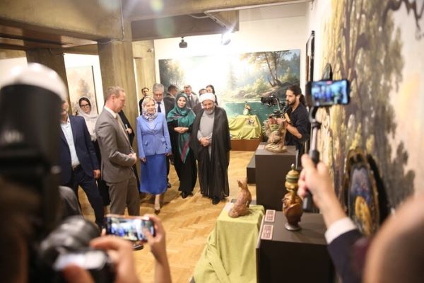 گسترش روابط فرهنگی ایران و روسیه/ افتتاح نمایشگاه صنایع دستی روسی در تهران