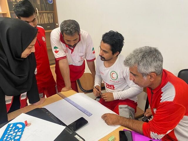 خدمات درمانگاه هلال‌احمر زنجان در عمود ۷۴۳ به زائرین ارائه می‌شود