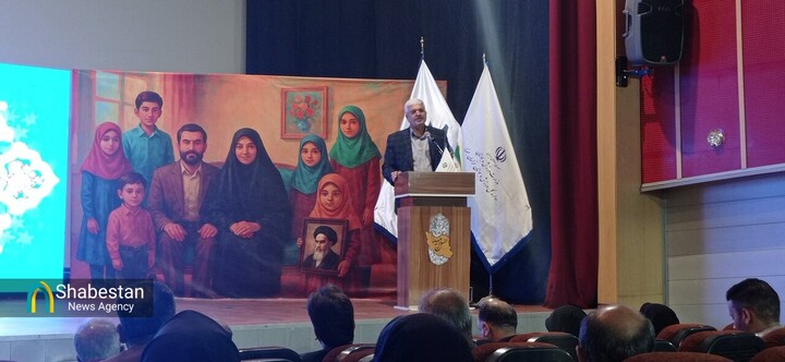 خاک خوردن پایان نامه ها در کتابخانه ها پذیرفتنی نیست/ لزوم ورود به میدان عمل