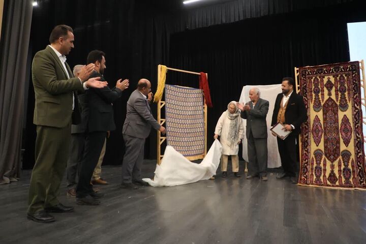 فرش کاشان، سفیر هنر ایران در جهان است/ رونمایی از دایره‌المعارف فرش ایران