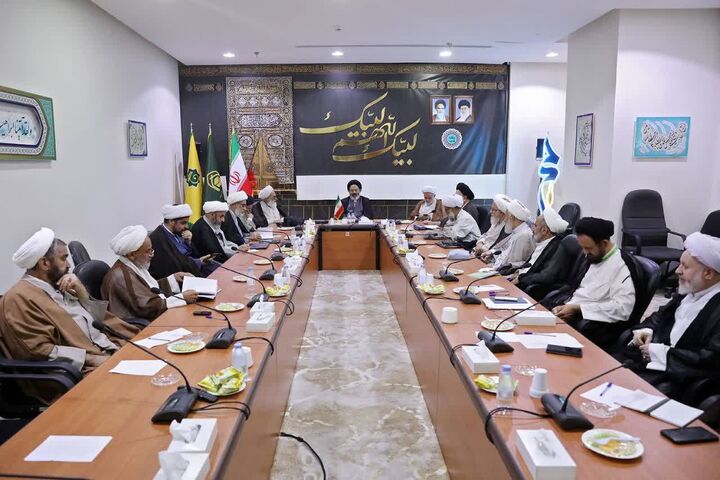 جلسه فقهی دفاتر مراجع عظام تقلید در مکه مکرمه درباره مسائل جدید حج