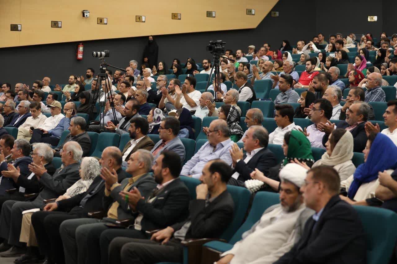 فرش کاشان، سفیر هنر ایران در جهان است/ رونمایی از دایرهالمعارف فرش ایران