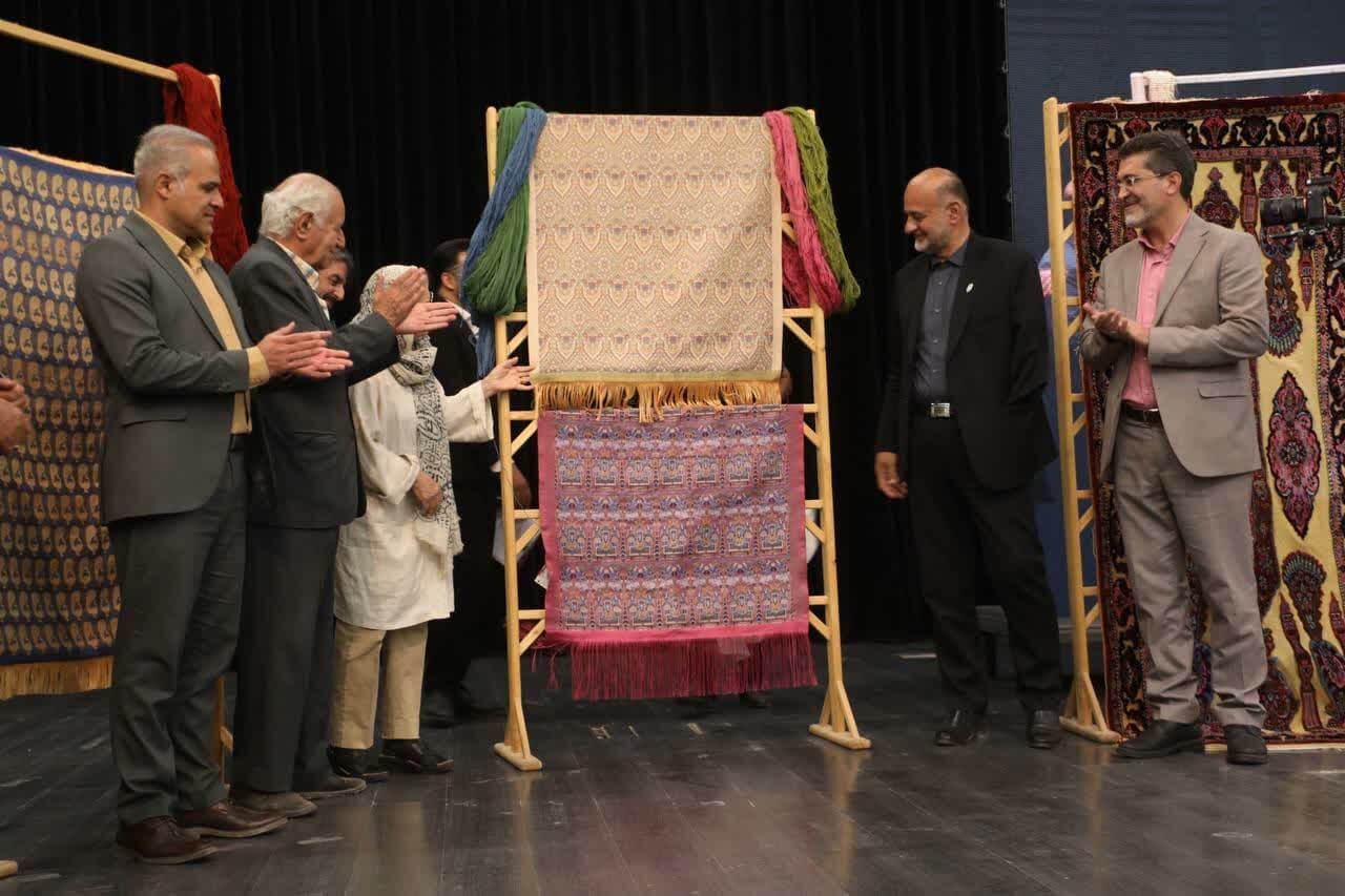 فرش کاشان، سفیر هنر ایران در جهان است/ رونمایی از دایرهالمعارف فرش ایران