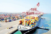 خرداد پررونق در بندر شهید رجایی؛ پهلودهی هفتمین کشتی کالای اساسی
