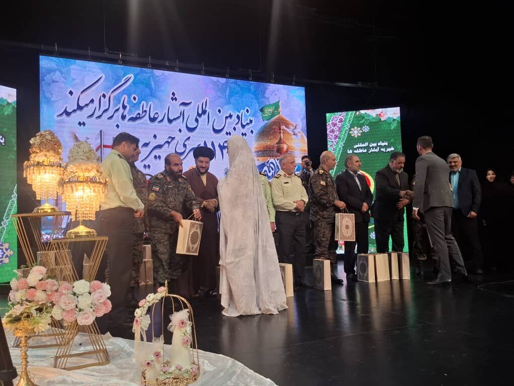 اهدا جهیزیه و جشن ازدواج ۱۱۴ زوج جوان