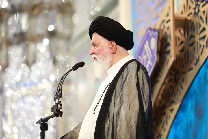 ایمان به خدا و تجربه تاریخی، چراغ راه ماست