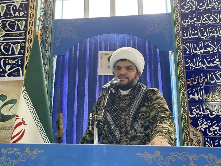 ما پای امنیّت، عقیده و اقتدار کشورمان خون می‌دهیم