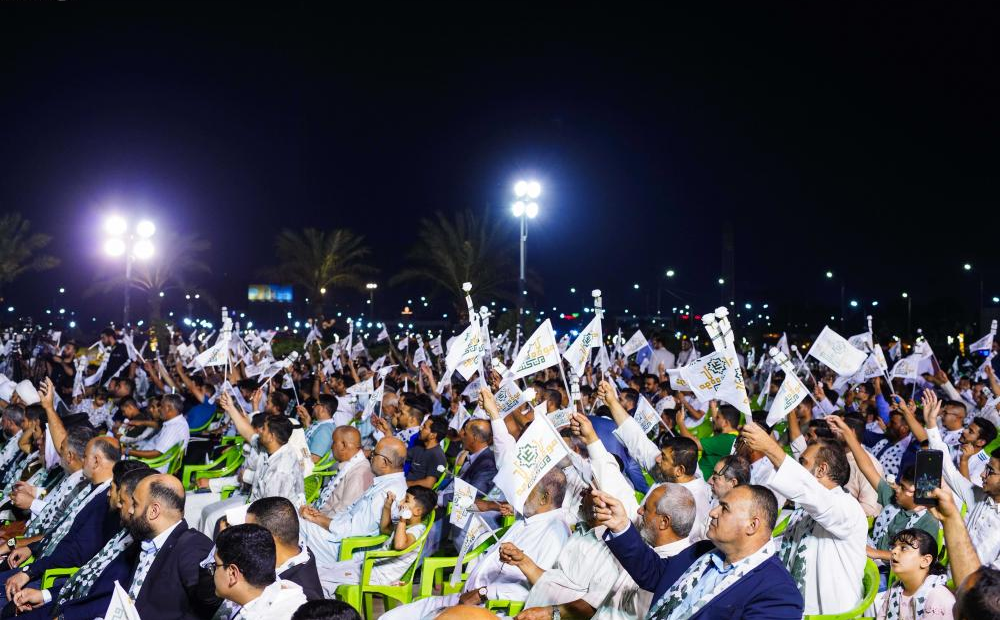 برافراشتن بزرگ‌ترین پرچم غدیری در استان بصره عراق+ عکس