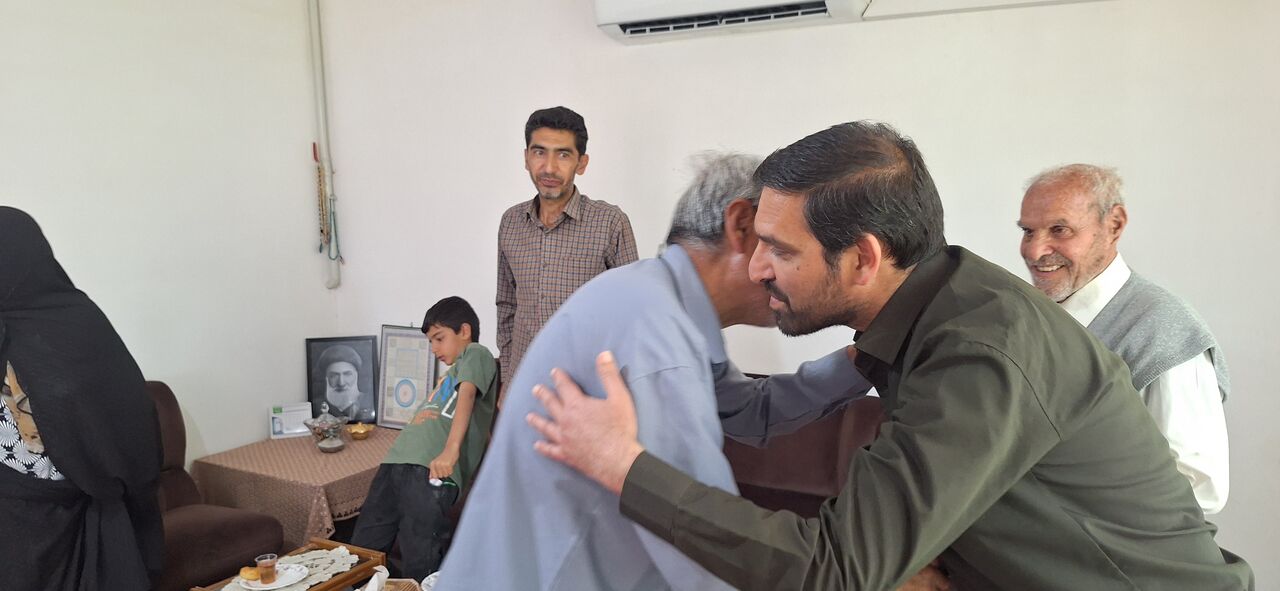 دیدار با سادات حول محور مقاومت و با شعار "ایران ذوالفقار علی" برگزار شد