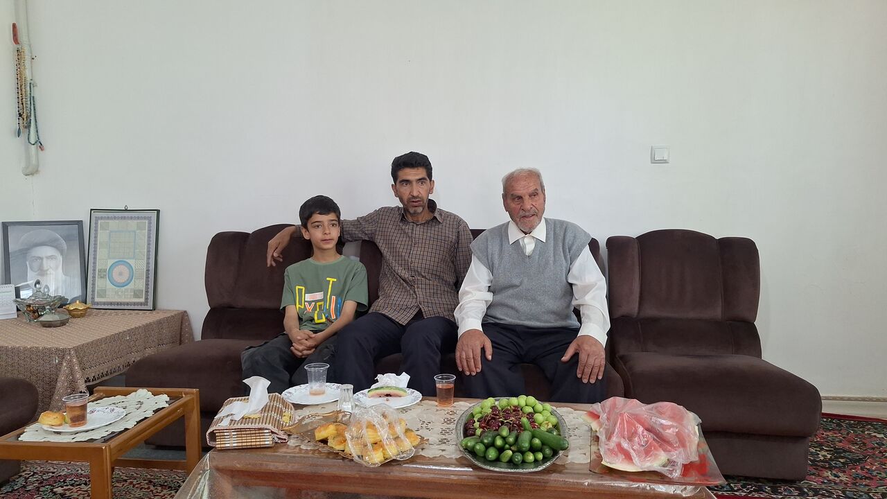 دیدار با سادات حول محور مقاومت و با شعار "ایران ذوالفقار علی" برگزار شد