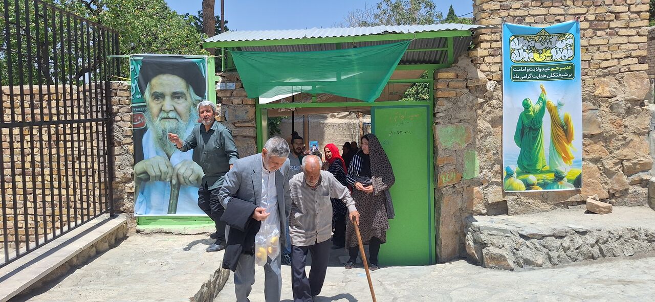 دیدار با سادات حول محور مقاومت و با شعار "ایران ذوالفقار علی" برگزار شد