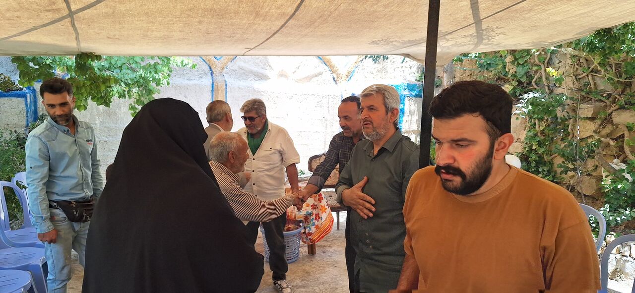 دیدار با سادات حول محور مقاومت و با شعار "ایران ذوالفقار علی" برگزار شد