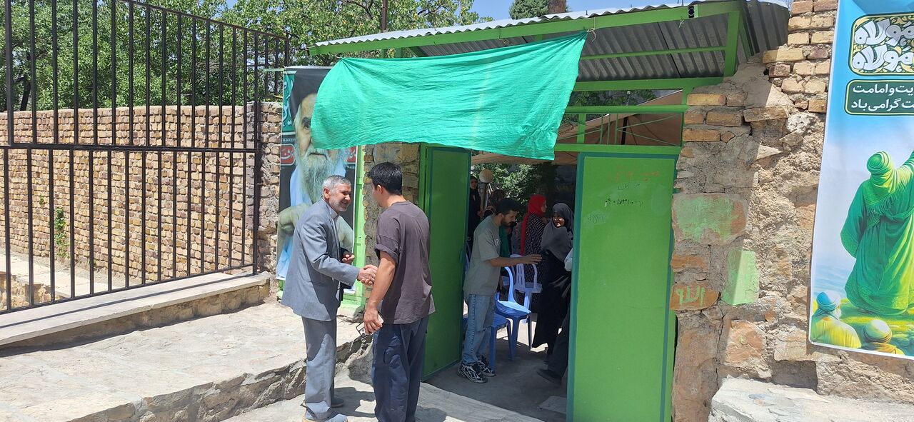 دیدار با سادات حول محور مقاومت و با شعار "ایران ذوالفقار علی" برگزار شد